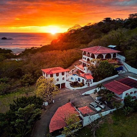 Beachside Stay At Villa Viyarte ซานฮวนเดลซูร์ ภายนอก รูปภาพ