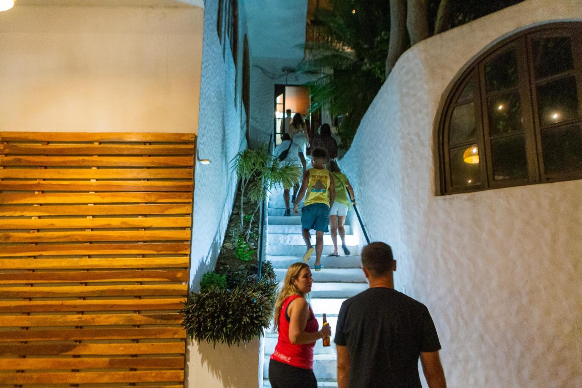 Beachside Stay At Villa Viyarte ซานฮวนเดลซูร์ ภายนอก รูปภาพ