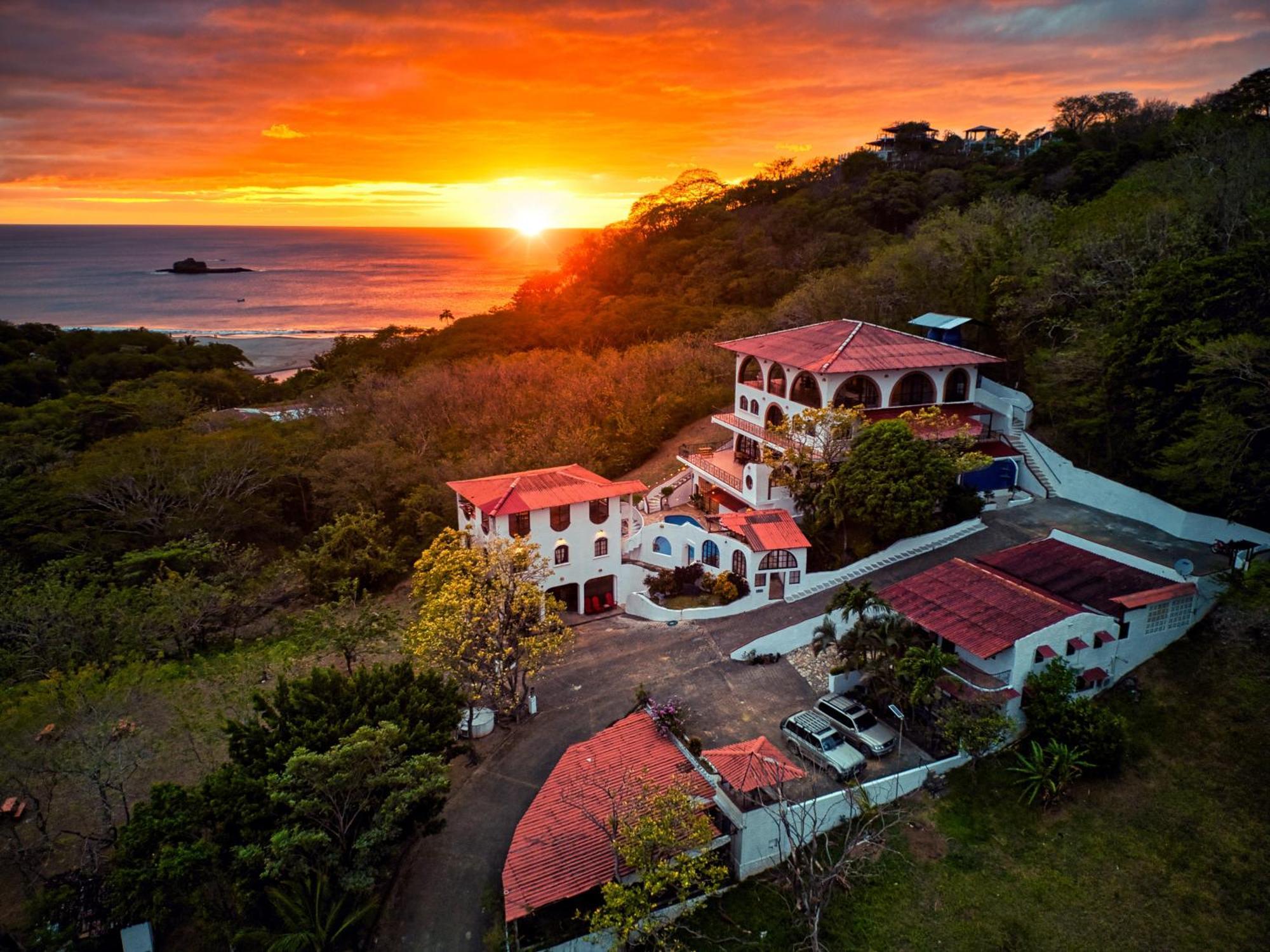 Beachside Stay At Villa Viyarte ซานฮวนเดลซูร์ ภายนอก รูปภาพ