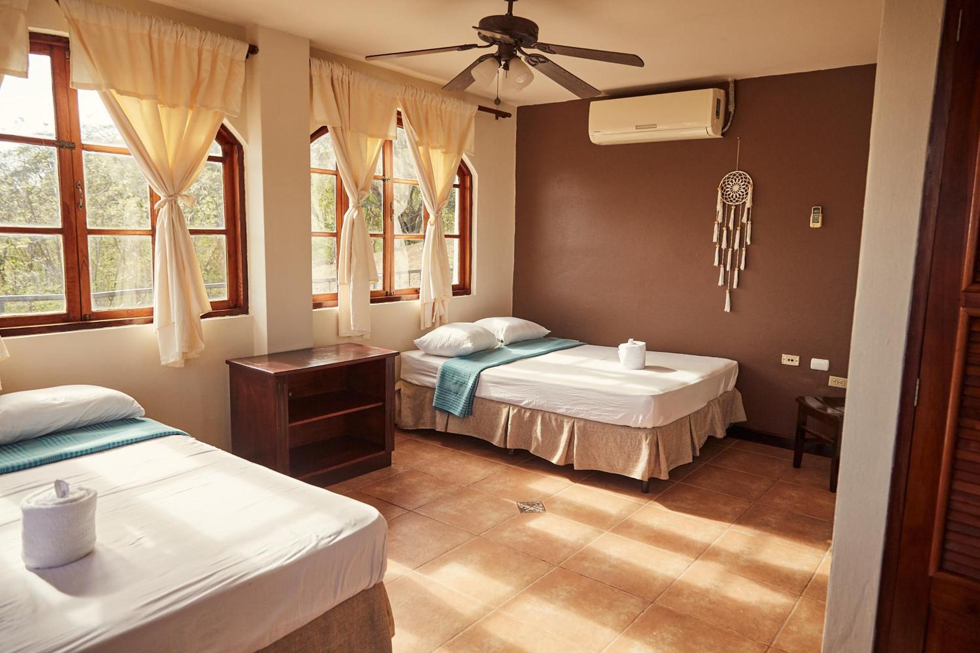 Beachside Stay At Villa Viyarte ซานฮวนเดลซูร์ ภายนอก รูปภาพ